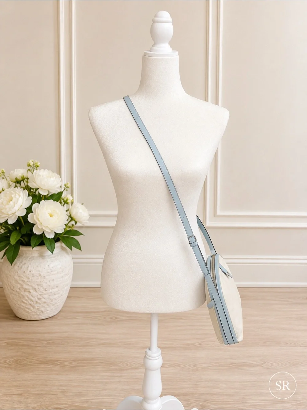Vintage Bottega Veneta Marco Polo Leather Crossbody Bag White Blue Italy